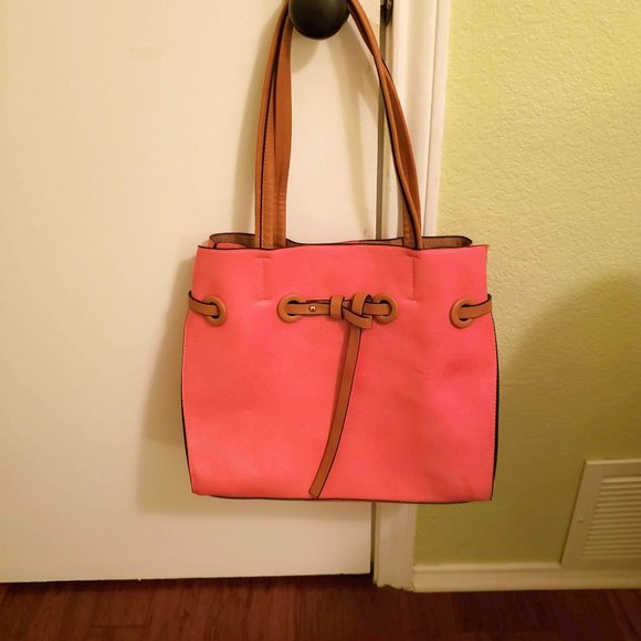 Perfect summer tote! - Picture 1 of 2